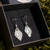 Diamond shaped patterned earrings