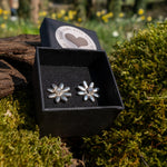 Flower studs